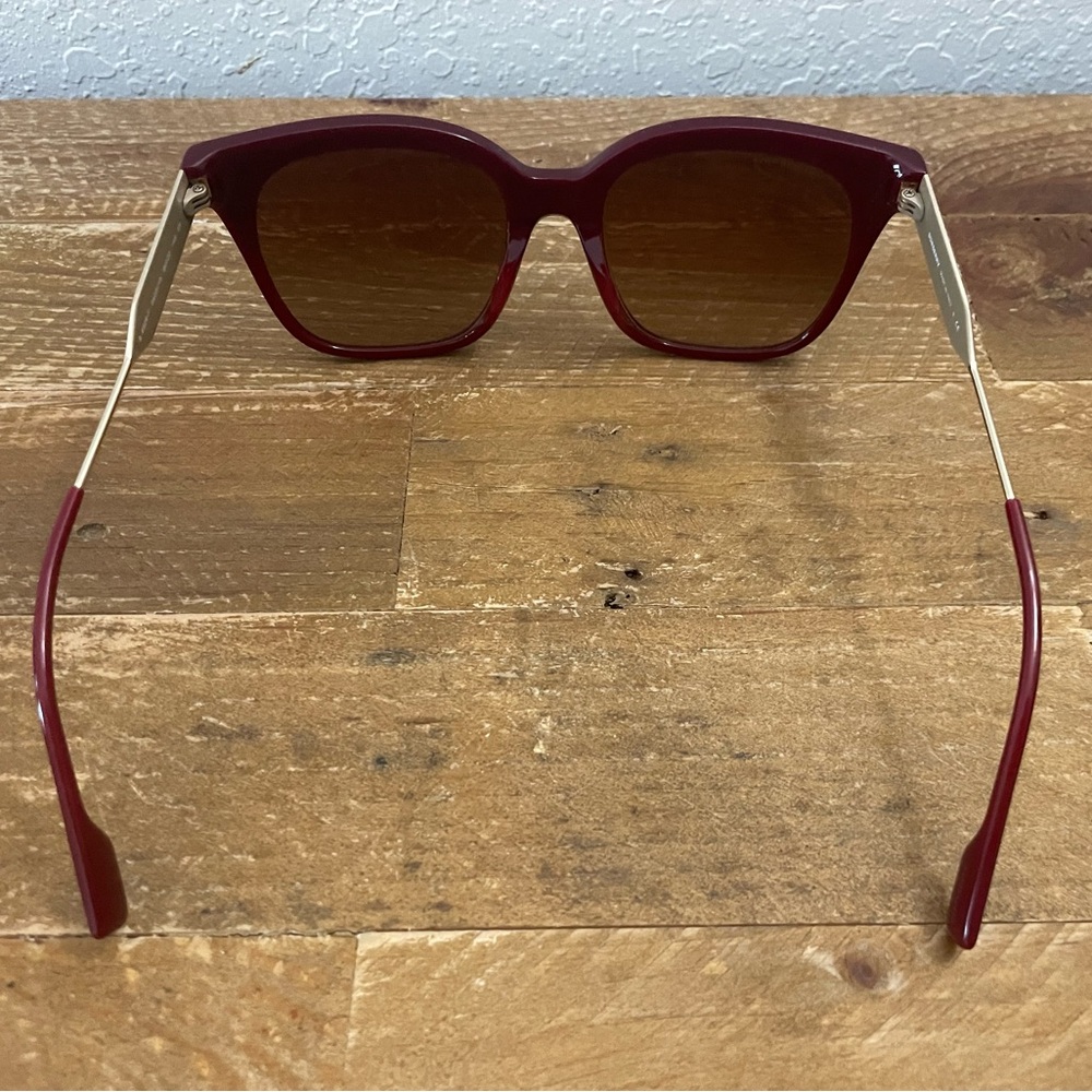 Burberry Sunglasses New - Picture 3 of 13